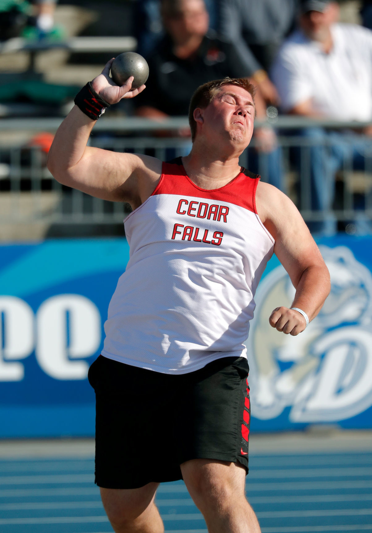 042518mp-DrakeRelays-boys-shot-5